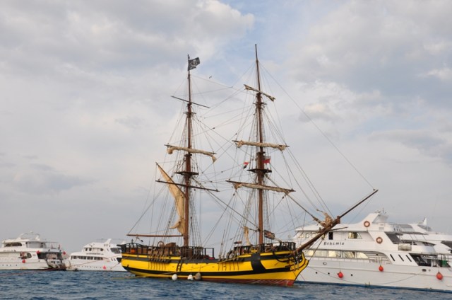 1_přes zimu kotví v Hurghadě.jpg